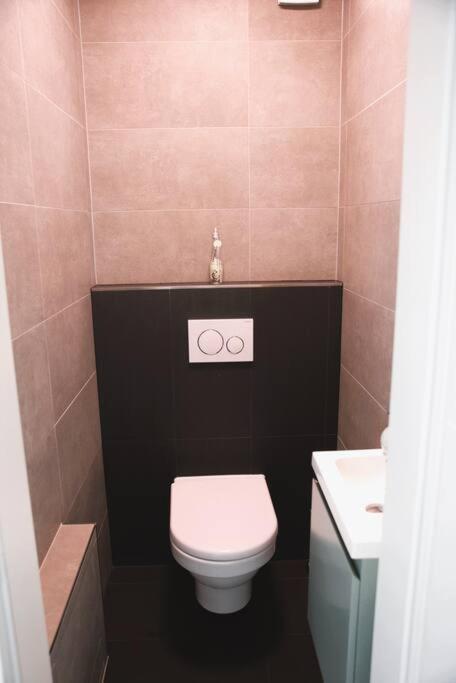 Charming Modern 2 Bedroom Apartment Alzingen Buitenkant foto